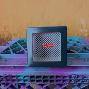 Supreme illusion coin bank